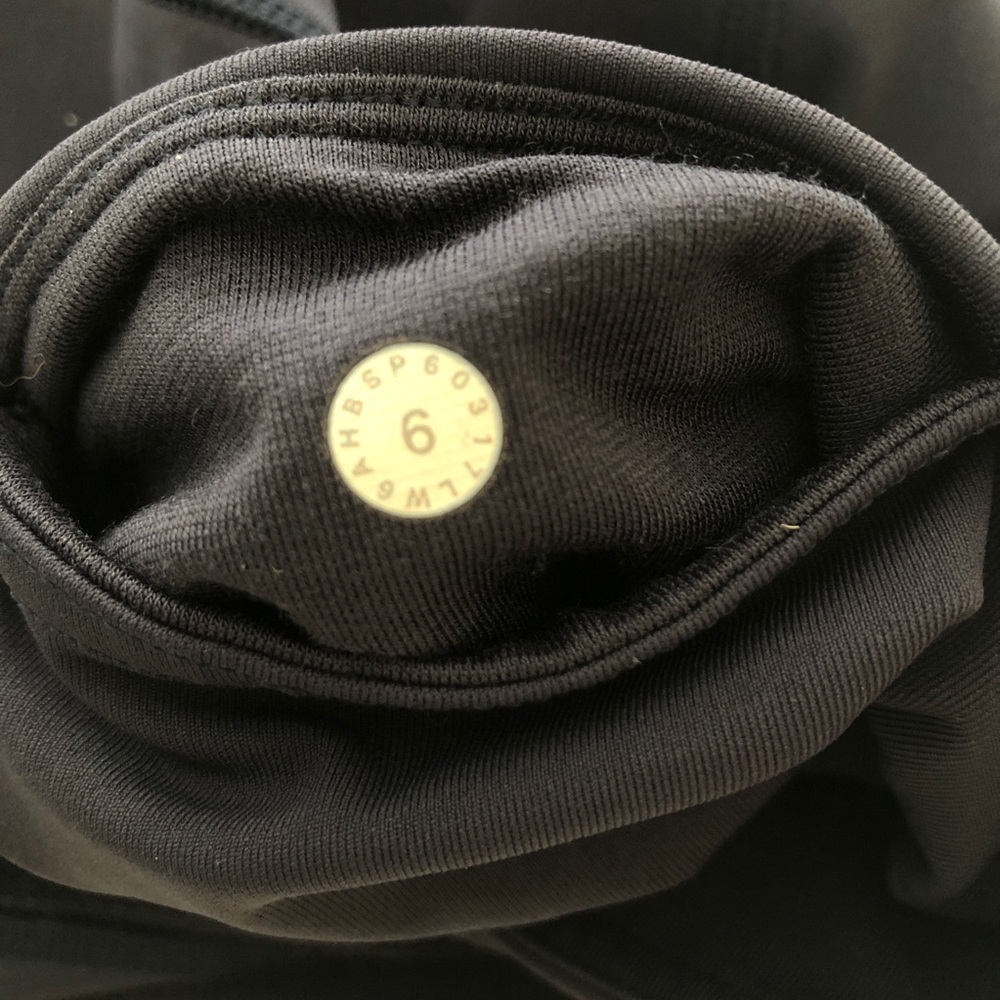 Lululemon Fresh In Mesh Leggings Crop 19" in Midnight Navy - Picture 8 of 8